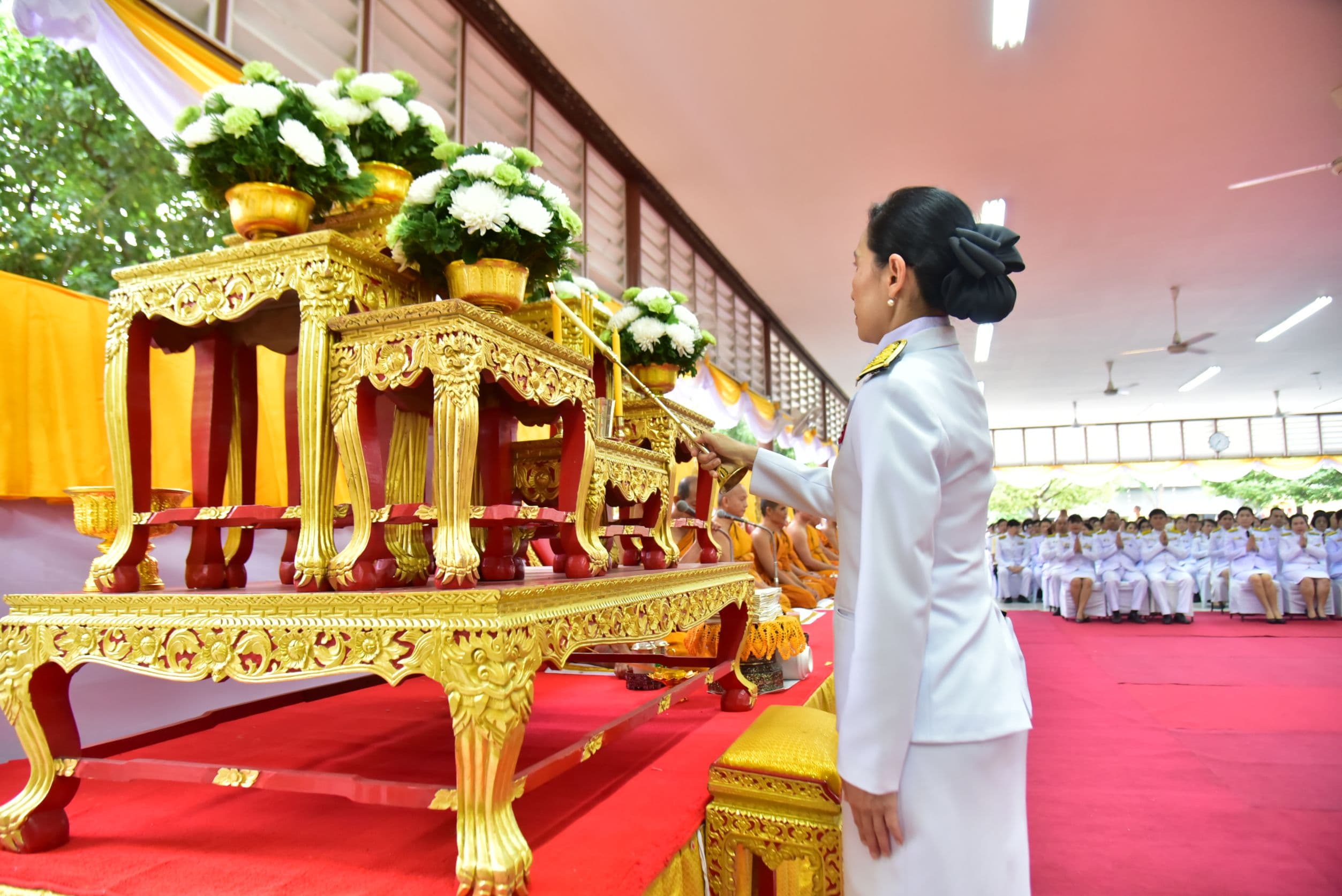 NBT CONNEXT - จังหวัดนครปฐม จัดกิจกรรมทำบุญตักบาตรถวายพระราชกุศล ...